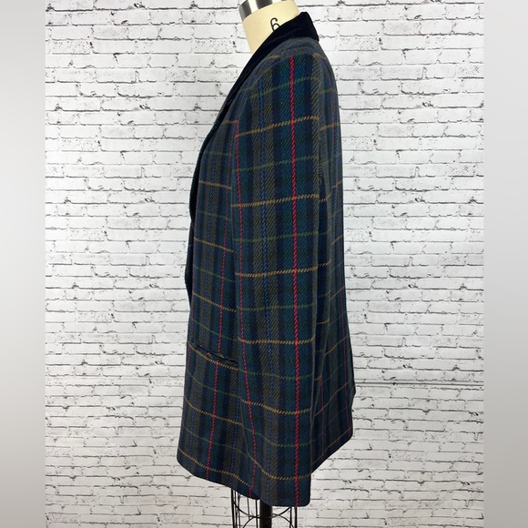 Vintage wool plaid green blazer with shoulder pads, & contrast collar,80’s,sz 14 - Picture 2 of 12